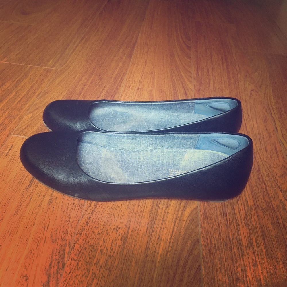 Black Dr. Scholl’s flats 11 wide